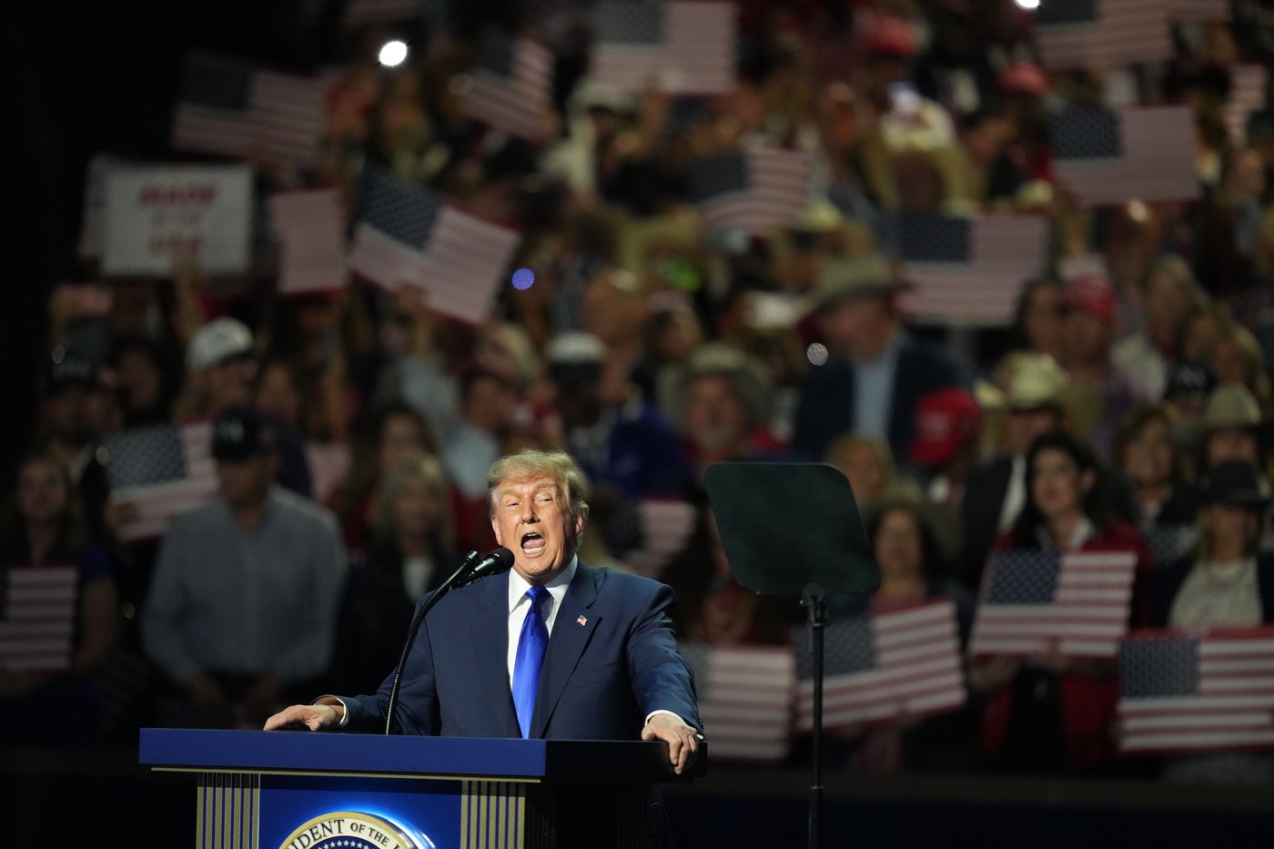 Les partisans de Trump joignent leur voix à la sienne pour insulter le Canada