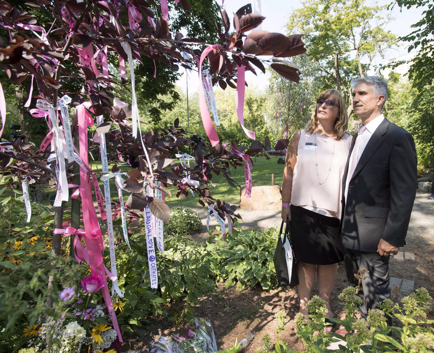 Les familles des victimes de la tuerie au Collège Dawson demandent à Carney d'agir