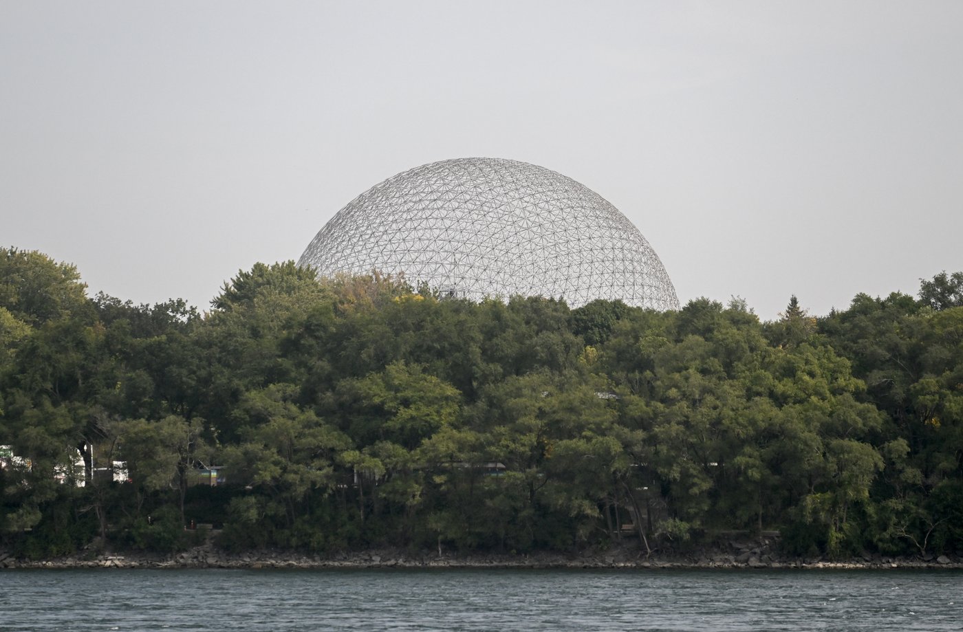 Les cols bleus du parc Jean-Drapeau en grève durant une journée