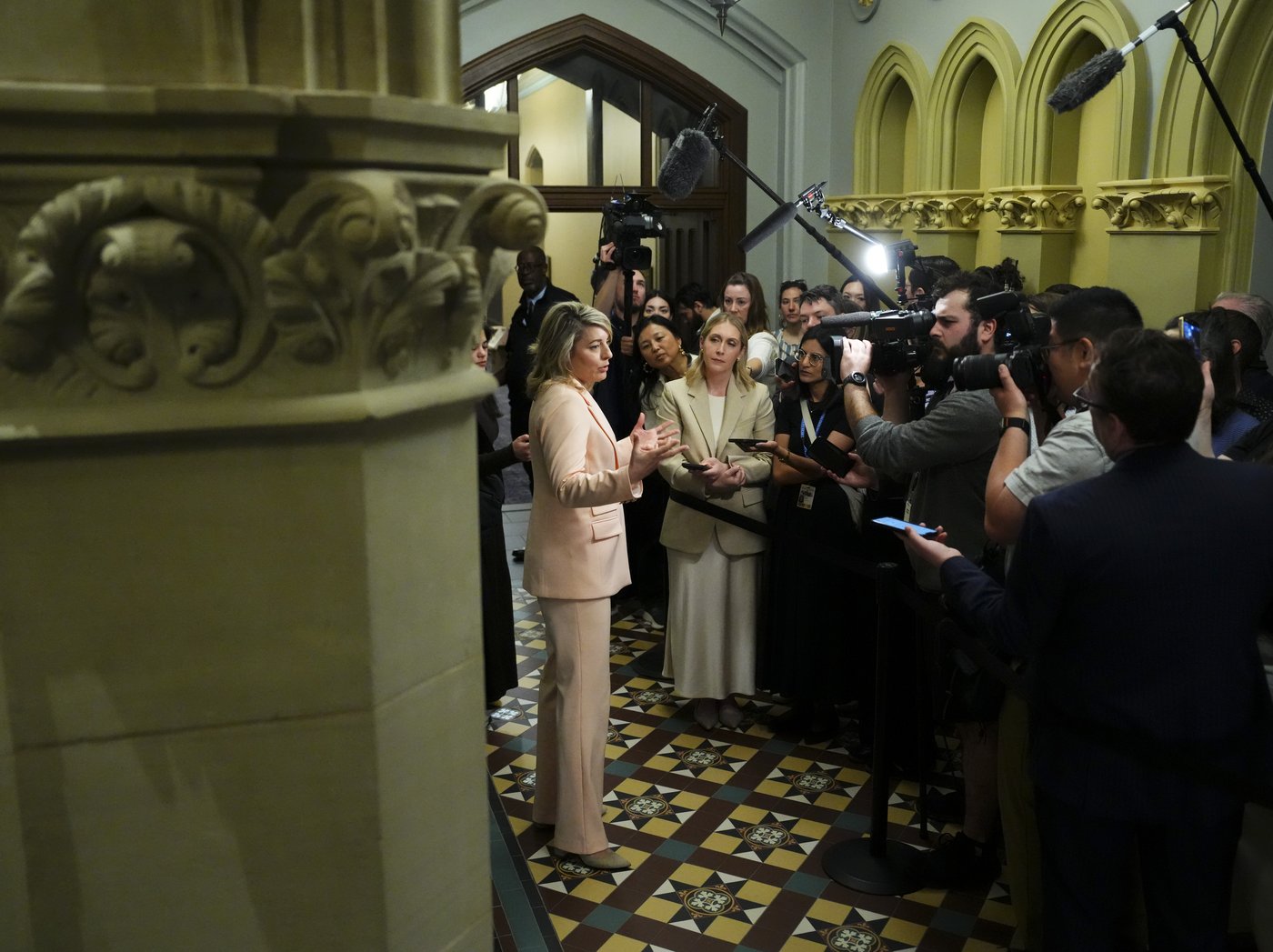 Alliance avec l'Europe: les «gens» sont «un peu intrigués», dit la ministre Joly