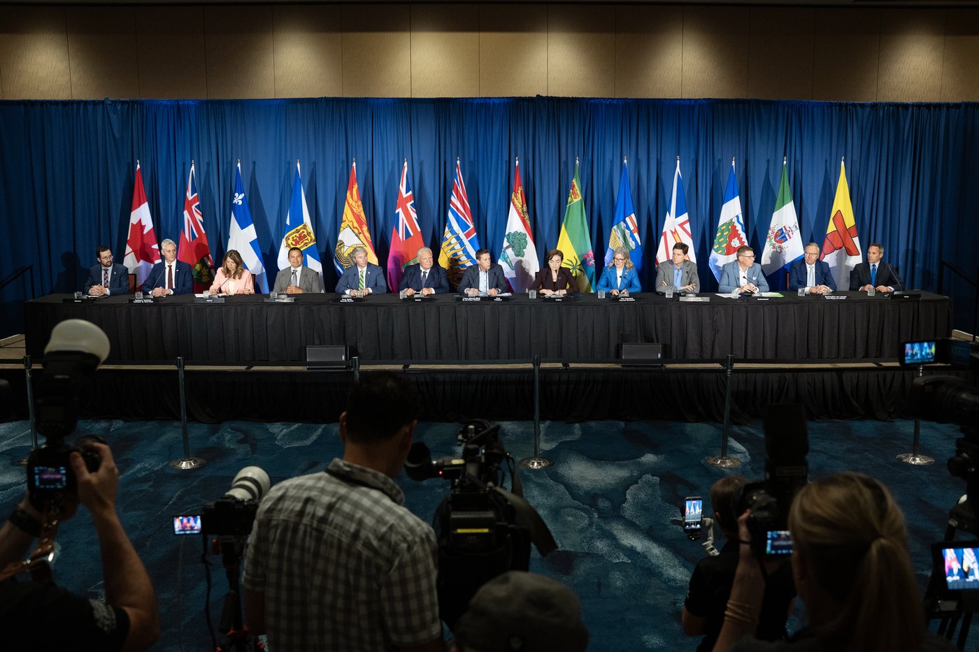 Les premiers ministres provinciaux se font discrets sur le référendum en Alberta