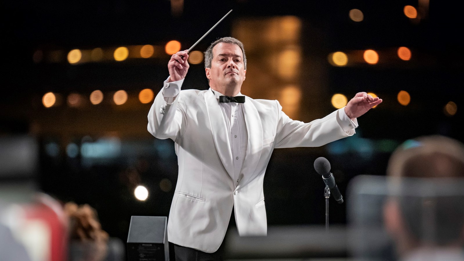 Chef d'orchestre Jacques Lacombe. 