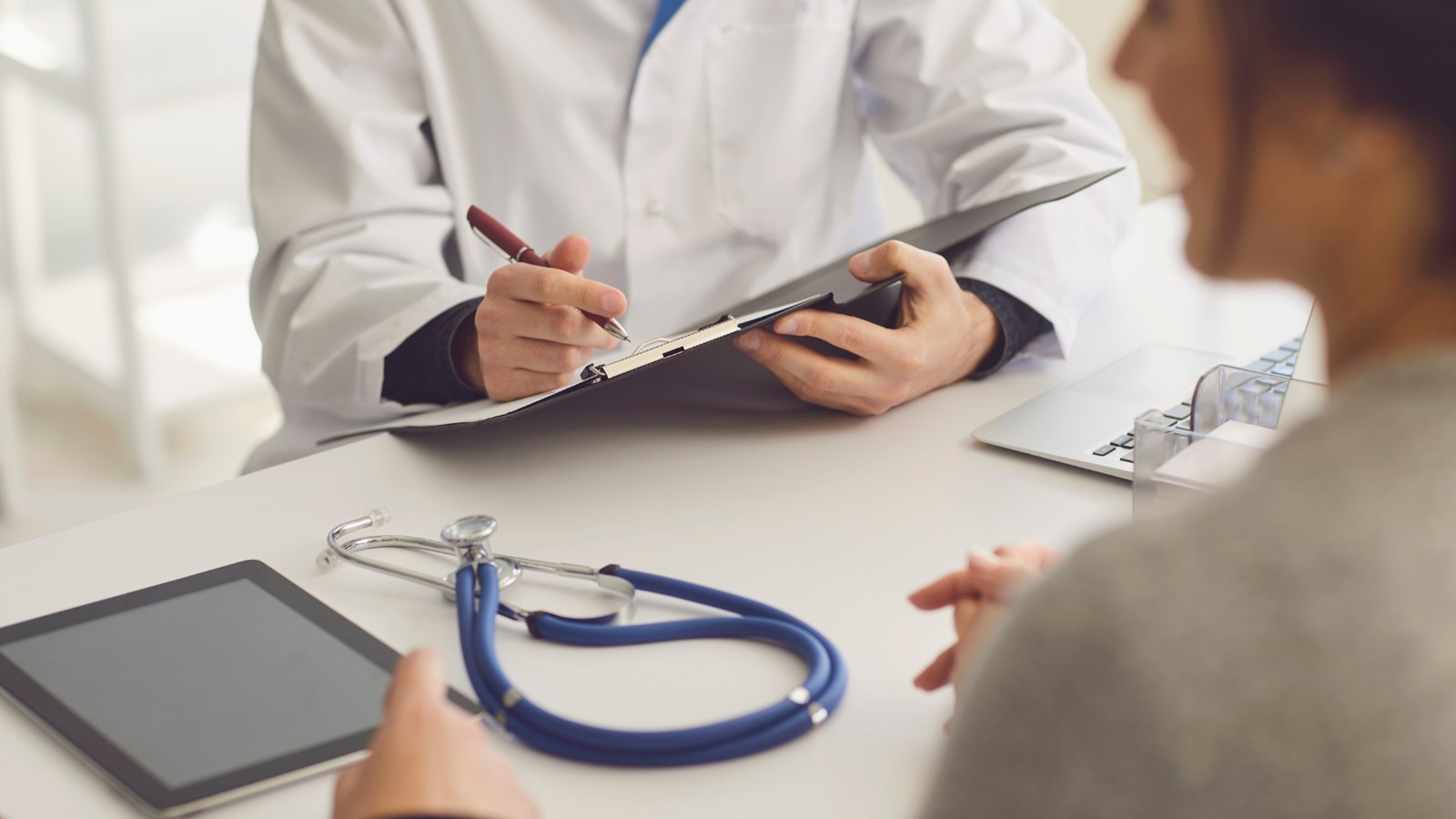 Ces fonds permettront l’acquisition d’équipements médicaux de pointe et soutiendront des programmes visant à améliorer la qualité des soins de santé et des services sociaux.