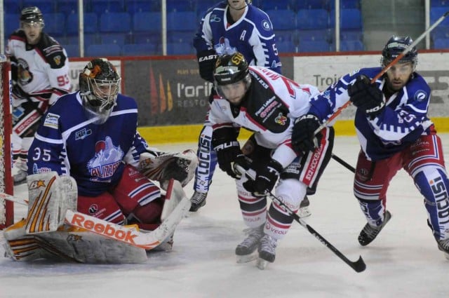 Le Blizzard Cloutier Nord-Sud l'emporte 5 à 4 contre les Éperviers de Sorel-Tracy