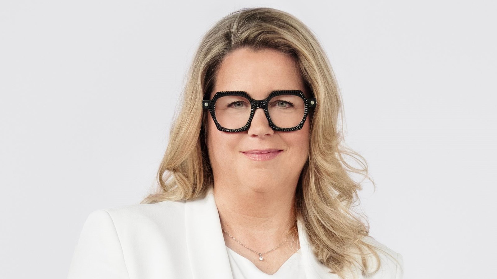 Trifluvienne d’origine, elle fait actuellement carrière comme directrice scientifique chez la multinationale Lancôme, à Paris. 