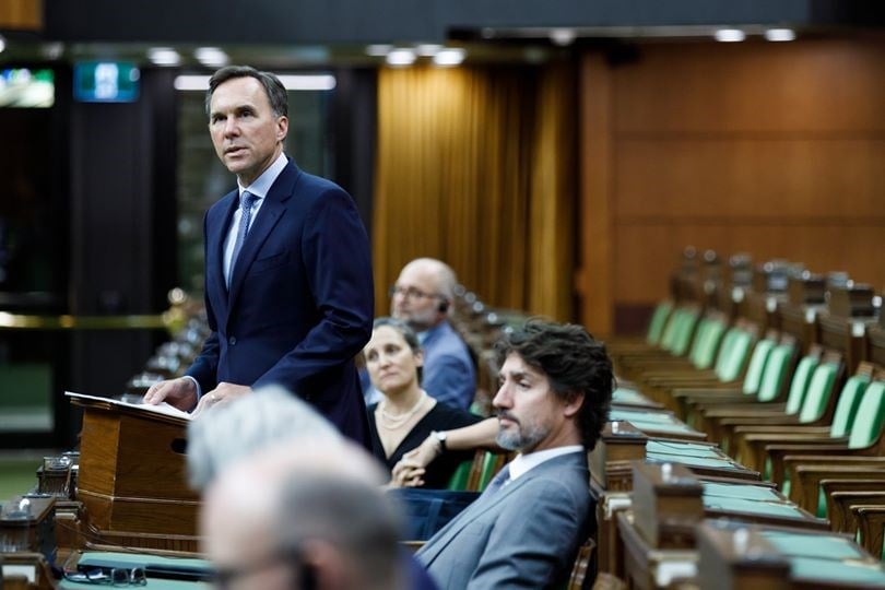 Bill Morneau a présenté, ce 8 juillet, le portrait économique et budgétaire du Canada pour 2020-2021. Une déficit record, que le pays n'avait pas connu depuis la Seconde guerre mondiale, comme l'a souligné le ministre. atteindra 343,2 milliards de dollars.