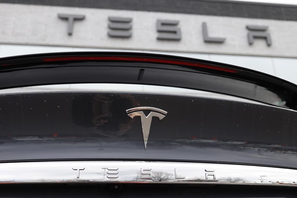 Tesla: rappel de plus de 2 millions de véhicules pour réparer un système automatique défectueux
