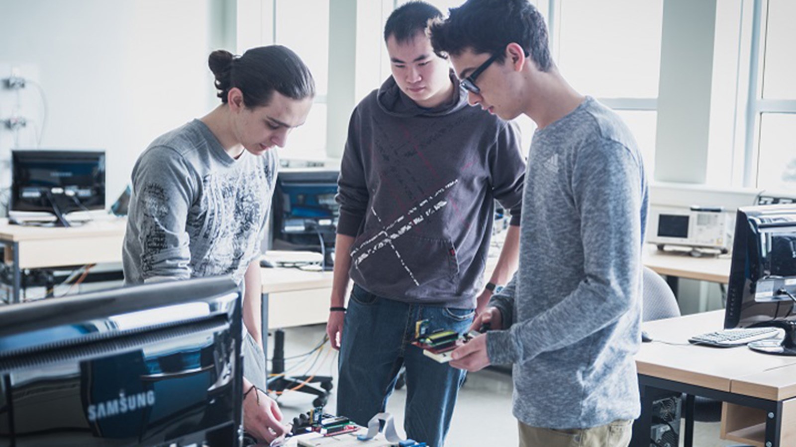 Le programme de Technologie de l’électronique propose un Camp électro, une activité des plus interactive à vivre aux Portes ouvertes virtuelles. 