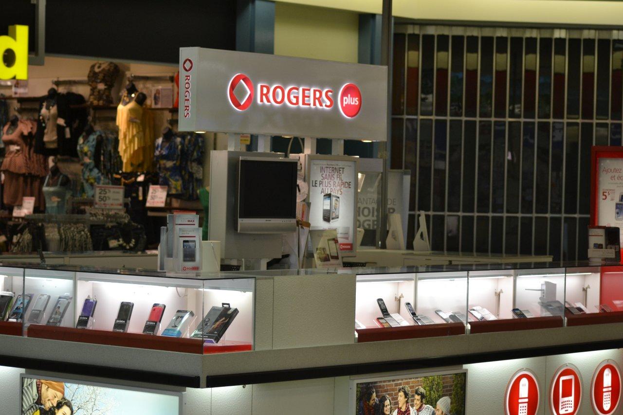 Une dizaine de cellulaires ont été volés au kiosque Rogers du Mail Montenach, à Beloeil.