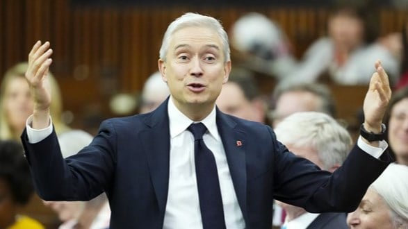 Ottawa alloue 6 milliards $ pour la relève en construction