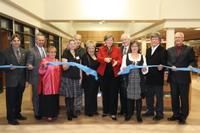 L'inauguration de la bibliothèque a été faite par Sylvie Surprenant, la mairesse de Sainte-Thérèse, entourée des conseillers municipaux Luc Vézina, Normand Toupin, Marie-Andrée Petelle, de Christine Dufour, adjointe au chef module bibliothèque, des conseillers Patrick Morin et Denise Perreault-Théberge et à sa gauche de Lise Thériault, chef module bibliothèque, Yves Woodrought, architecte, Jean-Marc Parent, conseiller en développement culturel du MCCFQ et Vincent Arseneau, conseiller municipal.