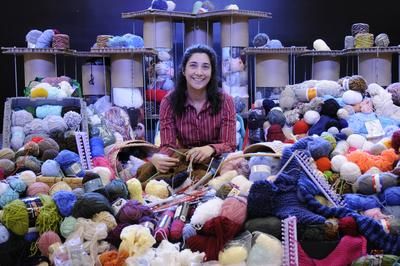 Artiste professionnelle depuis sept ans, Tammy Osler excelle dans les domaines du textile et de la photographie qu elle amalgame dans ses différentes œuvres. Inspirée par la nature et le temps, elle crée des chefs-d'œuvre contemporains à partir d anciennes techniques qu elle a actualisées. Crédit: Collaboration spéciale