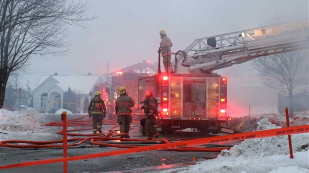 Incendie majeur à Boisbriand: le chien aurait senti venir la tragédie 