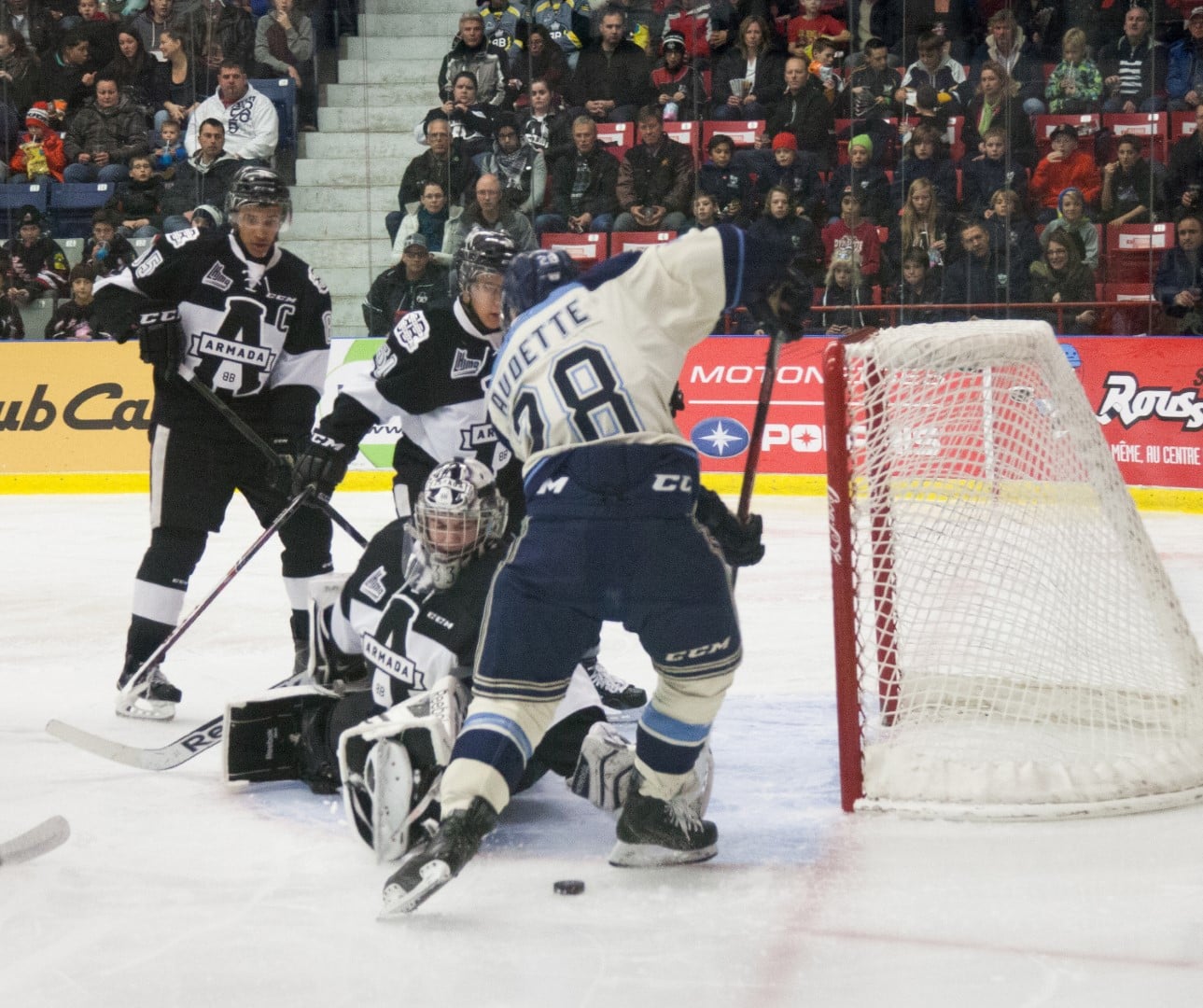 Le Phoenix refait le même tour à l'Armada