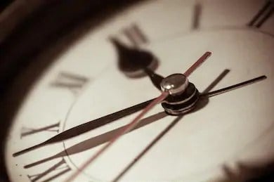 Dans la nuit de samedi 7 mars à dimanche 8 mars, nous perdons une heure de sommeil.