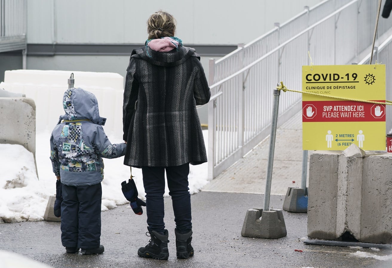 COVID-19: Québec distribuera des tests rapides de dépistage aux élèves