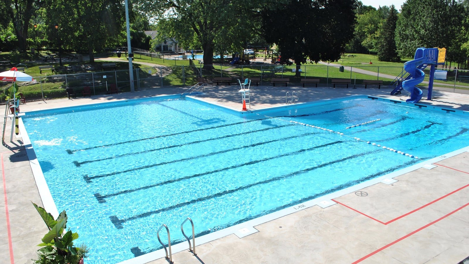 La piscine chauffée du parc Richelieu.