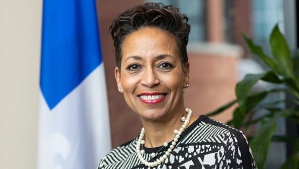 Mme Nadine Girault, députée de Bertrand.