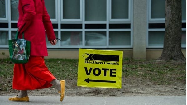 Jour de vote au Canada après une campagne électorale dominée par Donald Trump
