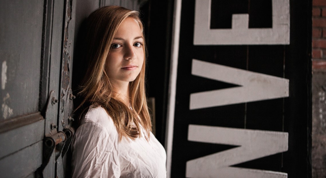La jeune femme de 17 ans qui incarne Jaimie Hébert dans l’émission « La théorie du KO » sur la chaîne télé Ici Radio-Canada a pour nom Ludivine Reding. 