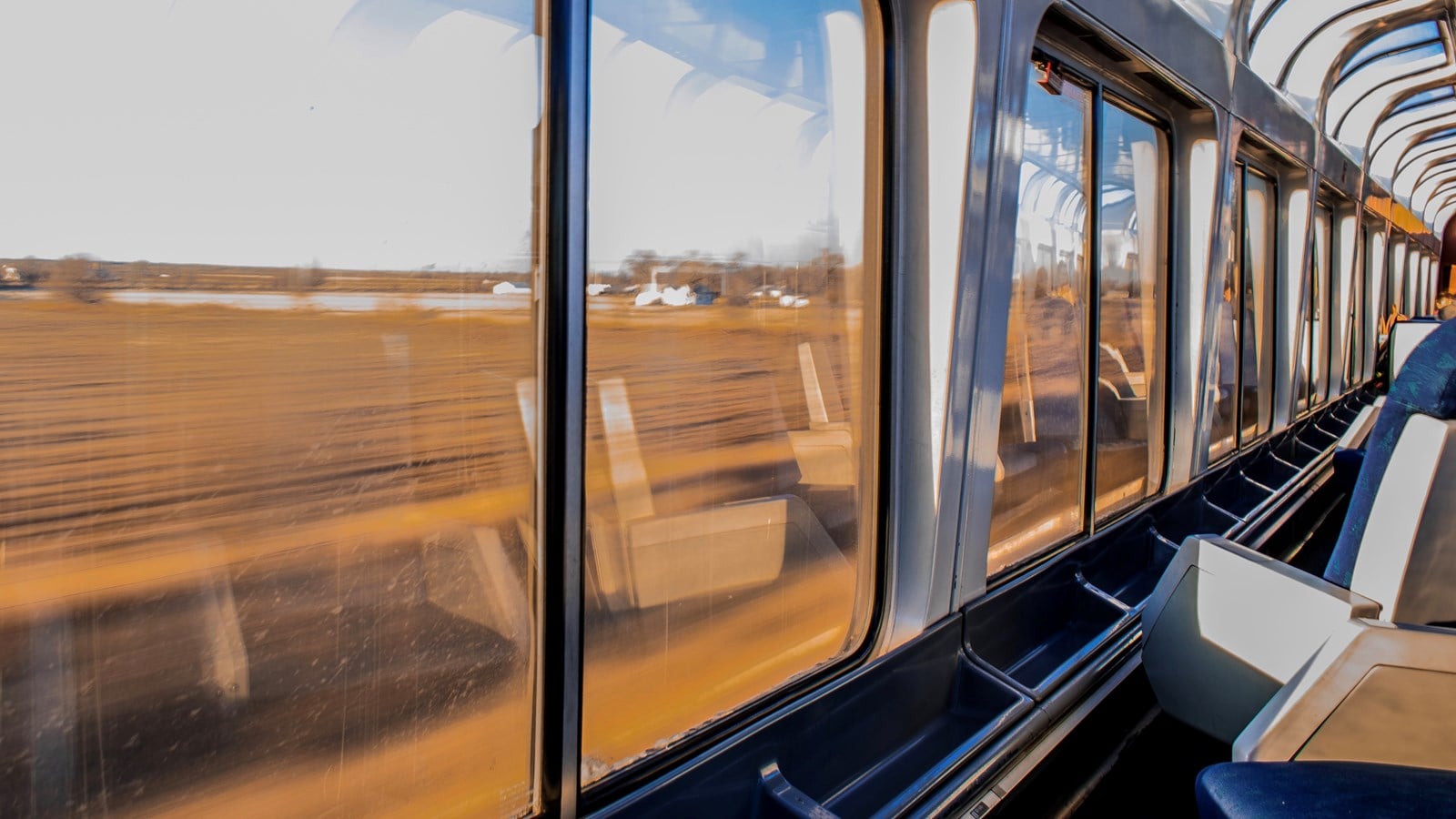 Construction d'un train à haute fréquence avec un arrêt à Laval