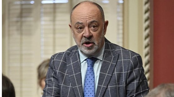 Dubé présente le projet de loi 106 pour changer le mode de rémunération des médecins