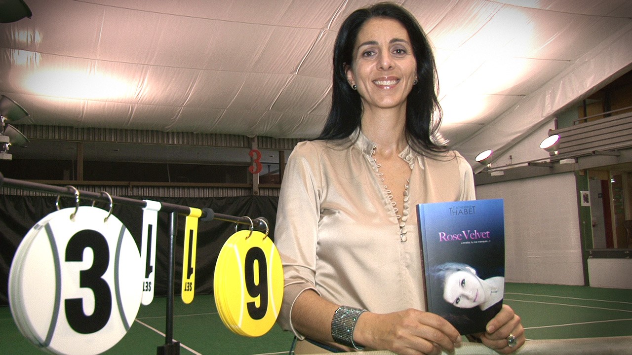 Catherine Thabet lançait dernièrement son roman intitulé « Rose Velvet ».