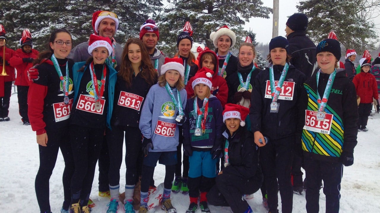 Les coureurs de la polyvalente Saint-François participent à la course du Père Noël