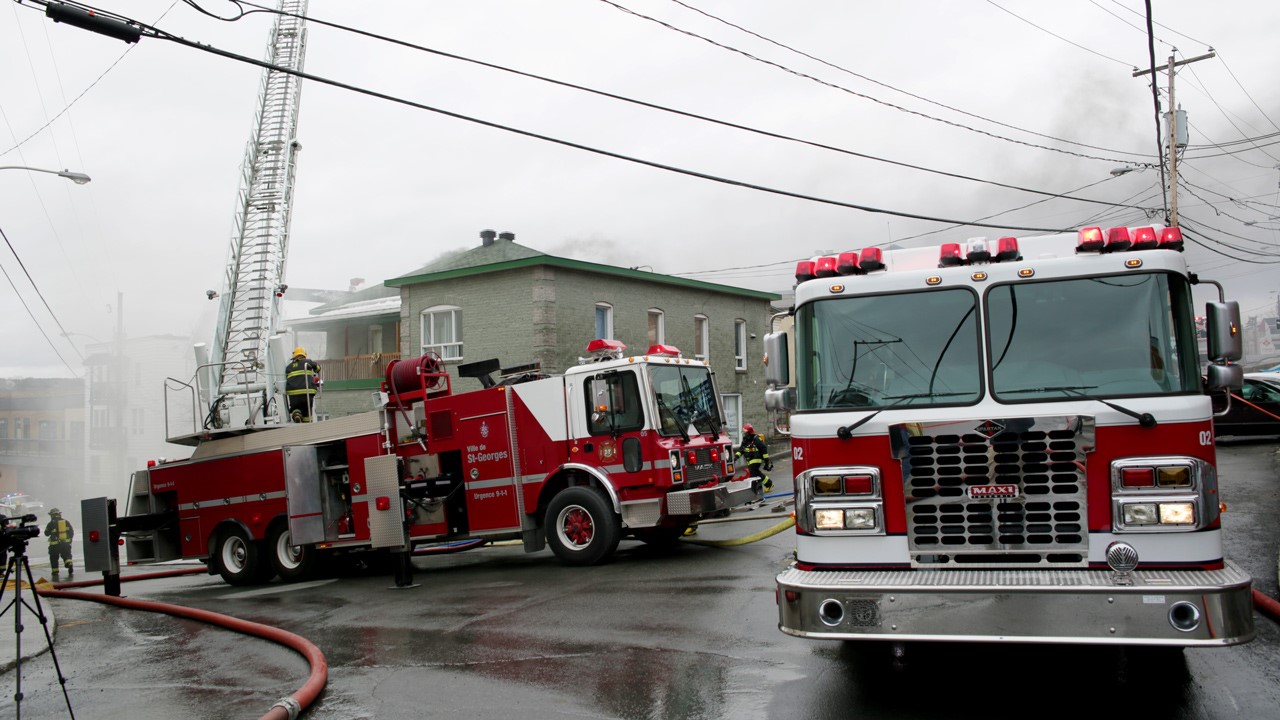 Les pompiers de Saint-Georges ont dû faire appel à leurs confrères des municipalités avoisinantes.