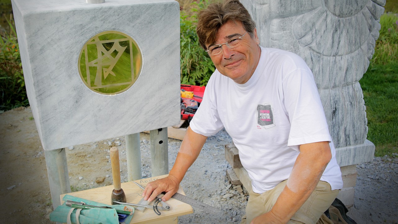 André Bénéteau, artiste-sculpteur originaire de Charente en France.