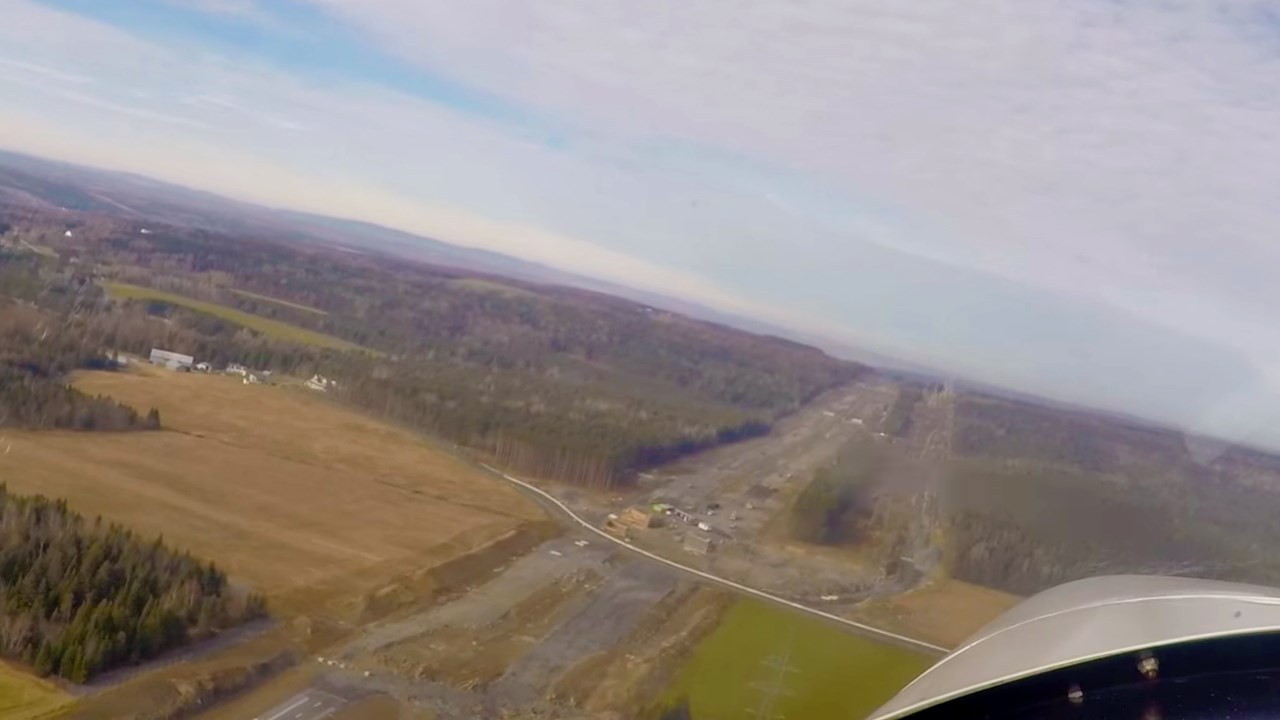 Dans la vidéo, on peut y voir le chantier du dernier tronçon qui devrait ouvrir à l’automne 2016.