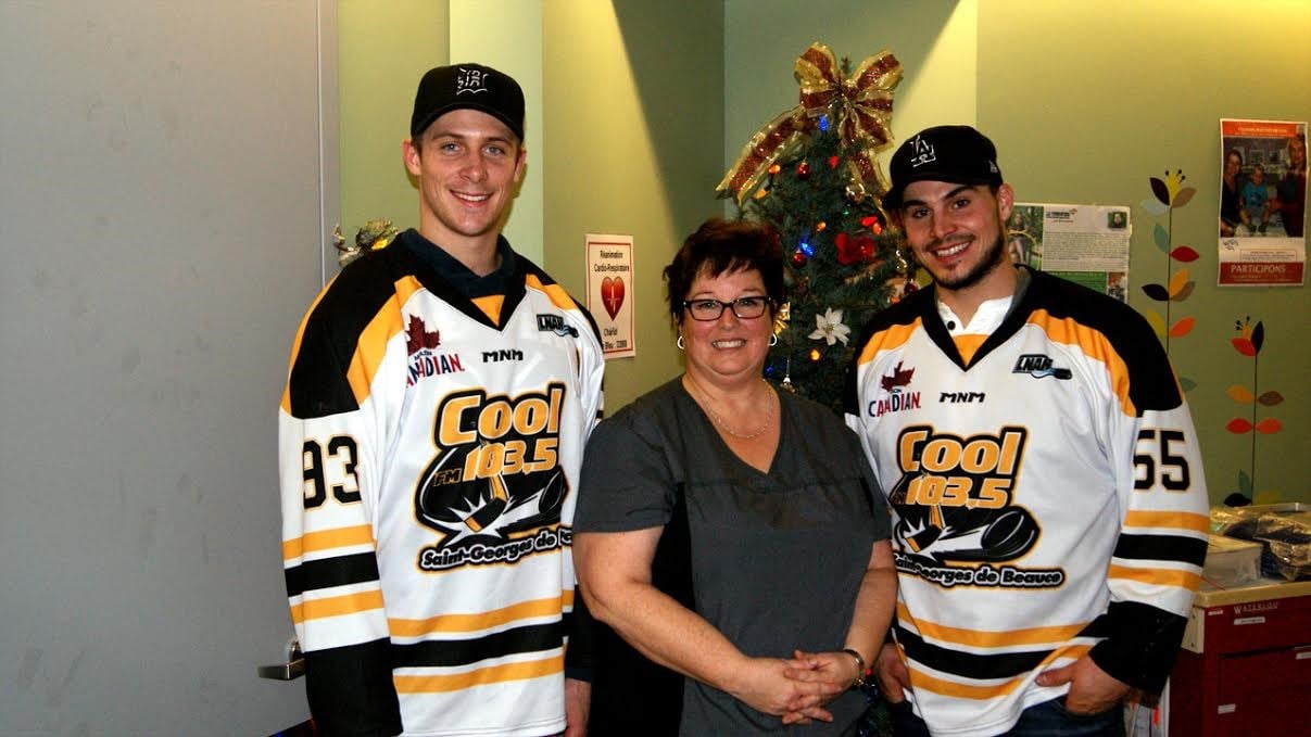 Mario Boilard Jr, Sonya Chabot (Assistante-infirmière-chef en pédiatrie) et Maxime Vachon