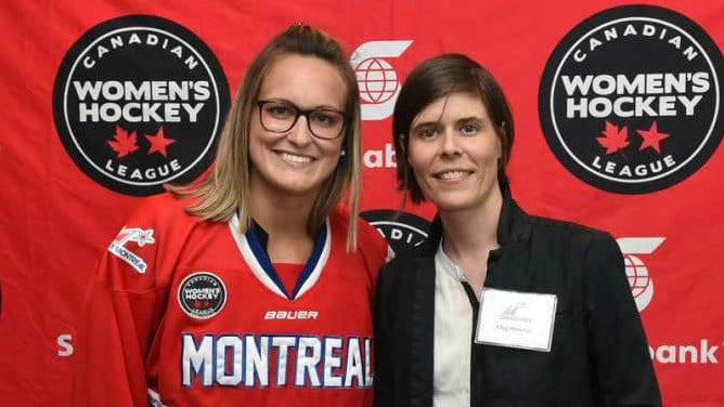 Marie-Philip Poulin et la directrice générale des Stars de Montréal, Meg Hewings