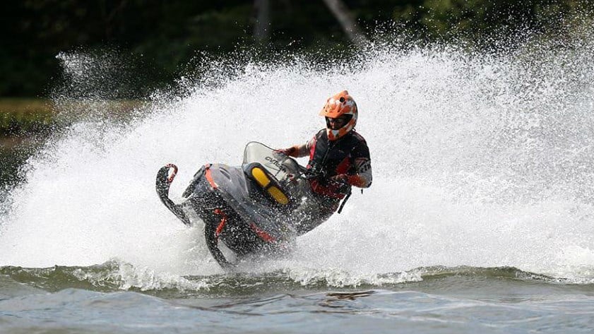 Les courses de motoneiges sur l’eau en Beauce sont encore une fois un grand succès