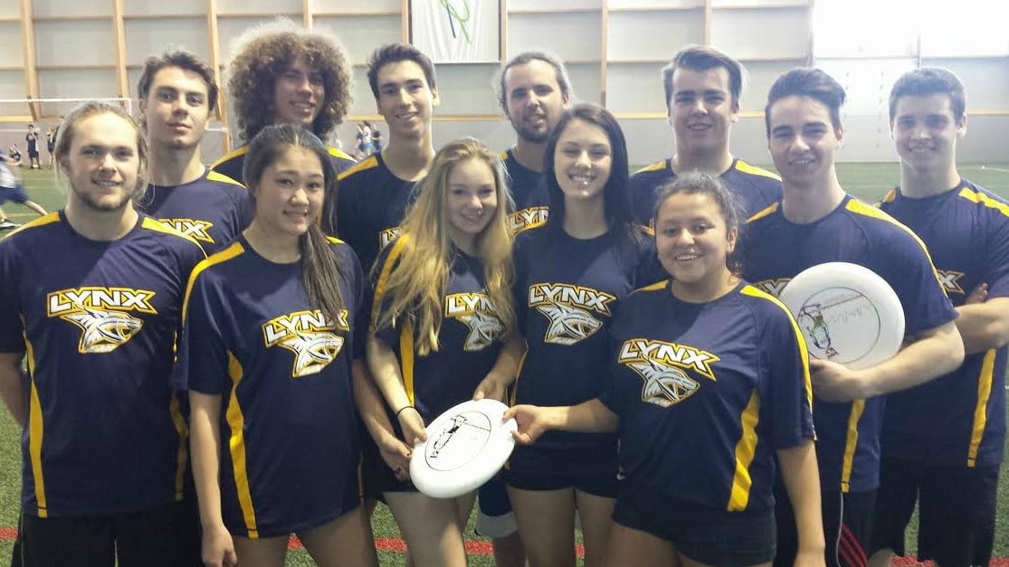 L'équipe d'ultimate frisbee des Lynx de L'EJM impressionne à son premier tournoi