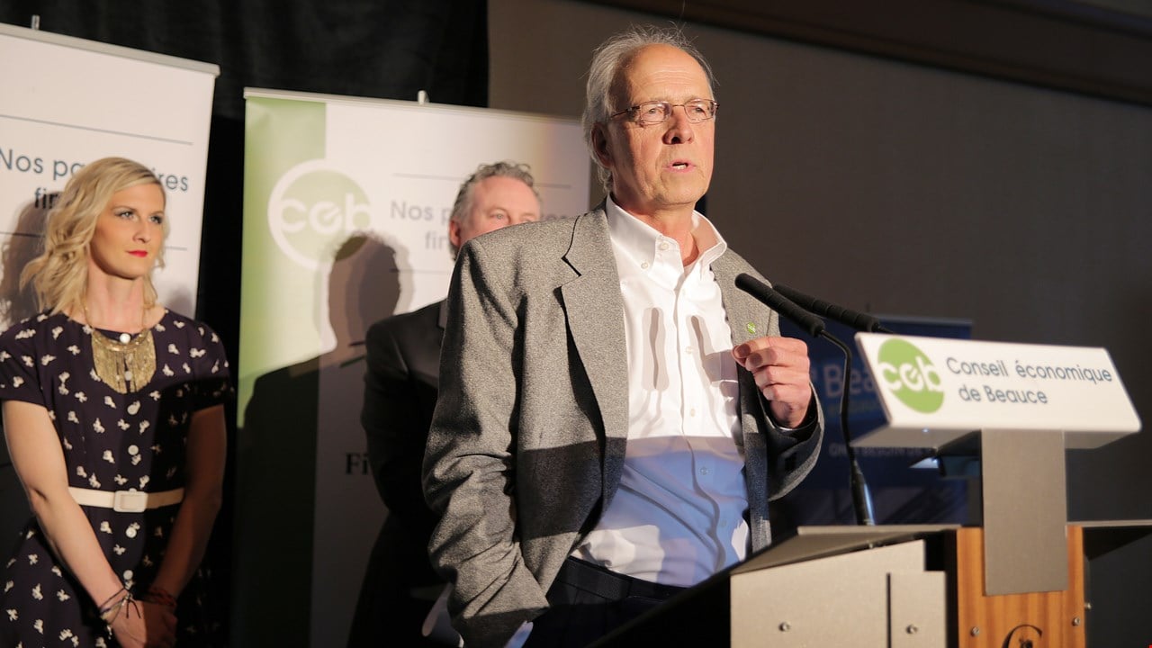 C’est devant une salle comble lors de son Souper d’affaires de prestige que le Conseil économique de Beauce (CEB) a livré un ultime hommage à son directeur général Claude Morin.