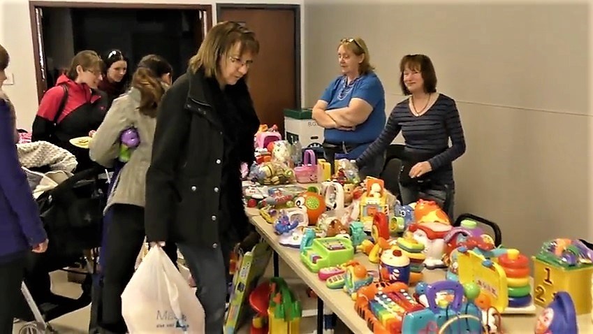 Normand DeLessard présente des images de l'édition 2017 du « Bébé Bazar » de Notre-Dame-des-Pins.