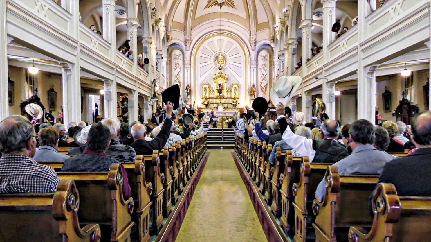 Dans cette capsule d'Hier à aujourd'hui avec Normand DeLessard, Normand présente la messe country qui s'est déroulée lors du dimanche 6 août 2017 à l'église de Saint-Prosper, dans le cadre de la 10e édition de Nashville en Beauce.