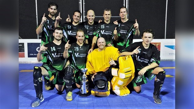 L'équipe Industrie Villageois de la ligue de hockey balle Dek Hockey Saint-Georges en décembre 2017.