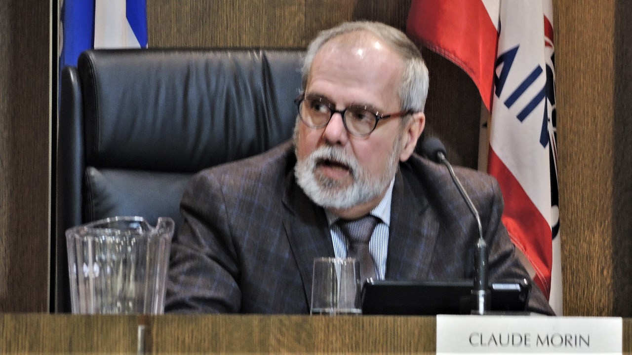 Le maire de Saint-Georges, Claude Morin, lors de la première séance du conseil municipal de la Ville de Saint-Georges après les Fêtes, lundi le 15 janvier 2018.
