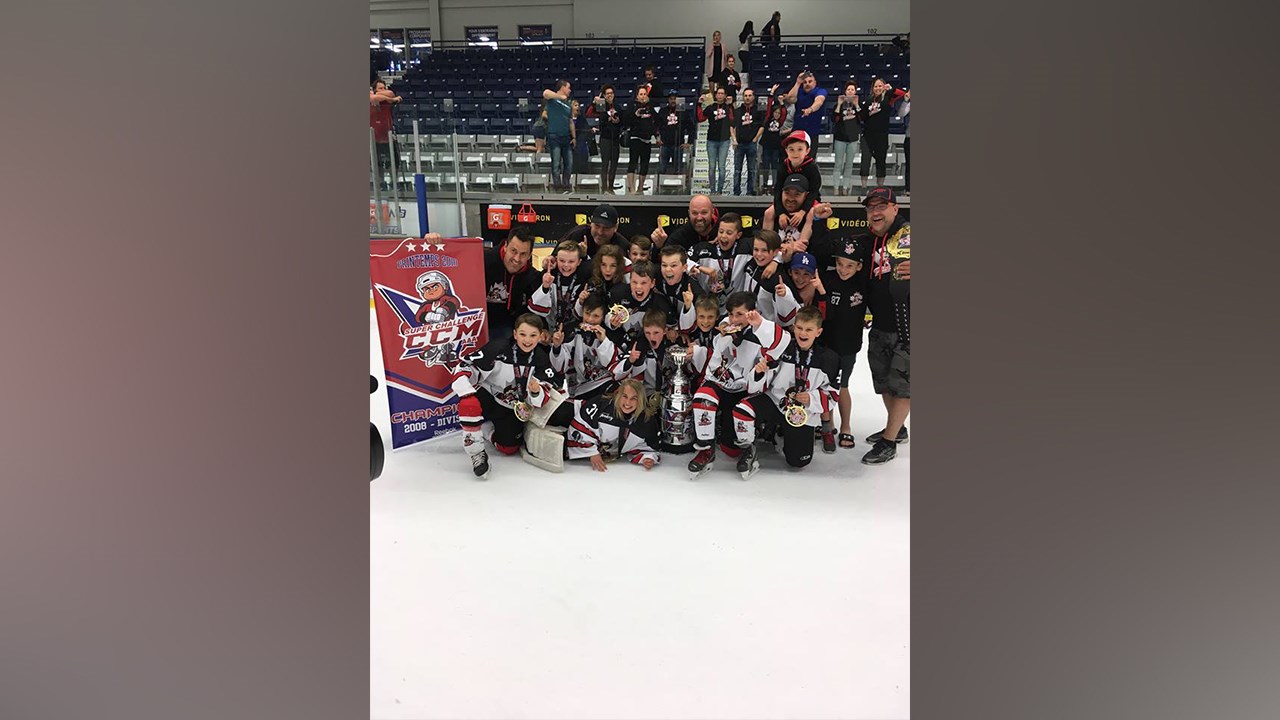 1re rangée du bas : la gardienne Arielle Côté (Rapides/Beauce-Nord), Jacob Boucher (Baroudeurs/Beauce-Centre), Logan Bêty (Sénateurs/Bellechasse), Zacharie Lessard (Baroudeurs/Beauce-Centre), Samuel Mercier (Lynx/Haute-Beauce), Louis-Thomas Vallée (Garaga/St-Georges), Malyk Côté (Rapides/Beauce-Nord),
2e : Dominic Côté (entraîneur-adjoint), Louis-Félix Drouin (Baroudeurs/Beauce-Centre), Sam-Félix Poulin (Baroudeurs/Beauce-Centre), Hayden Pouliot (Rapides/Beauce-Nord), Elie Champagne (Garaga/St-Georges), Charles-Antoine Dubé (Baroudeurs/Beauce-Centre), Brandon Delarosbil (Rapides/Beauce-Nord), Elliot Lacroix (Garaga/St-Georges).
3e : Équipe d’entraîneurs : Sébastien Bêty, Alexandre Drouin, Nicolas Lessard et Vincent Boucher (entraîneur-chef).