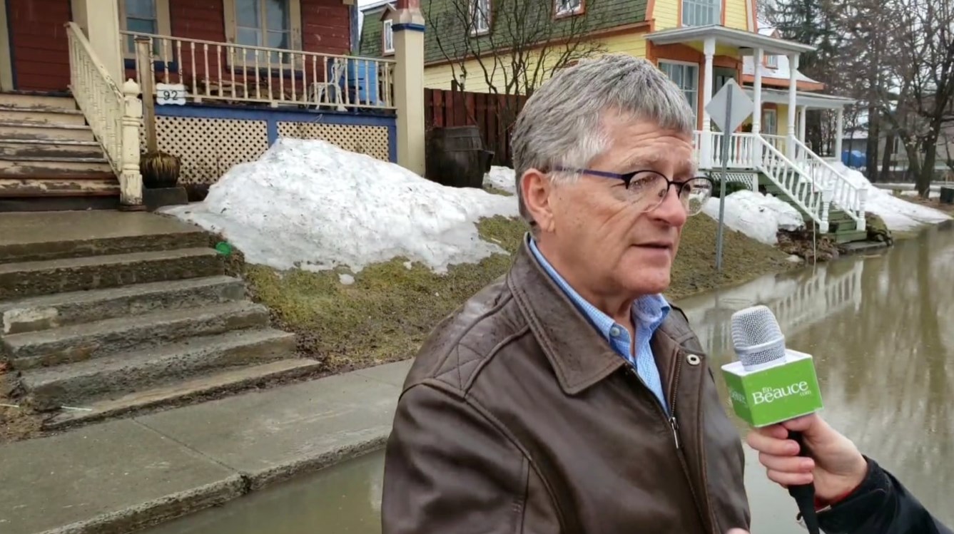 Inondations à Saint-Joseph : le maire s'attend à la pire crue depuis 100 ans