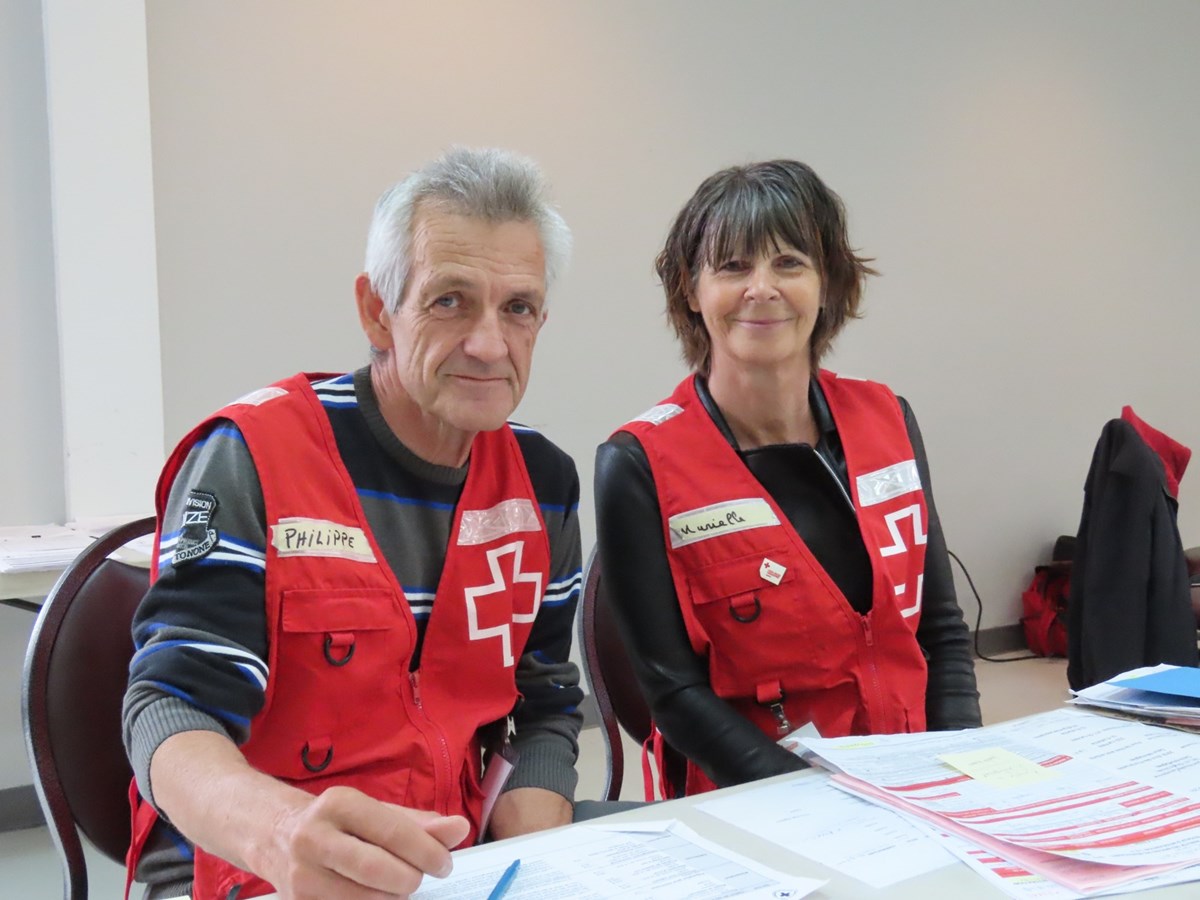 2 bénévoles de Saint-Joseph prêtent main-forte aux sinistrés de Sainte-Marthe-sur-le-Lac