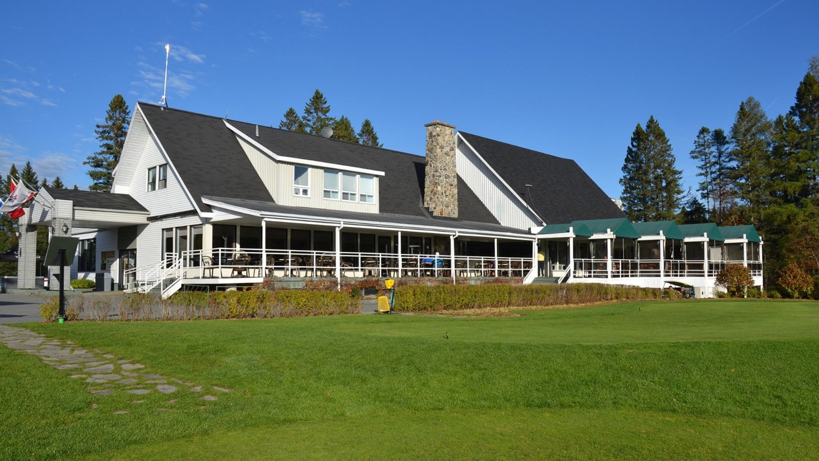 Le bâtiment principal du Club de golf de St-Georges a besoin de travaux