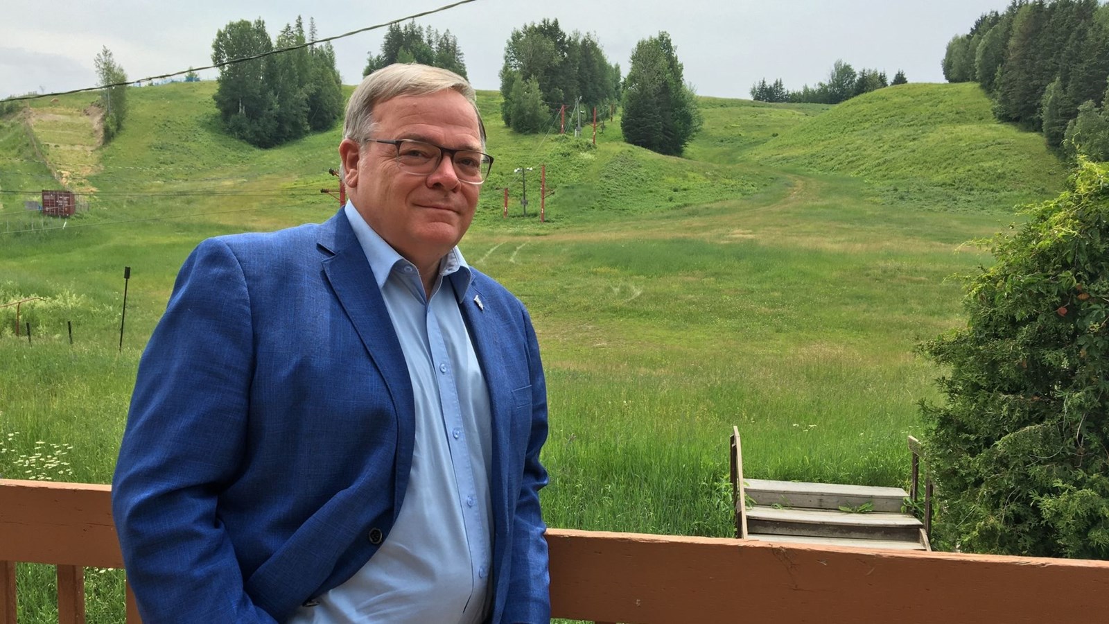 Luc Provençal, député de Beauce-Nord au Club Ski Beauce de Vallée-Jonction.