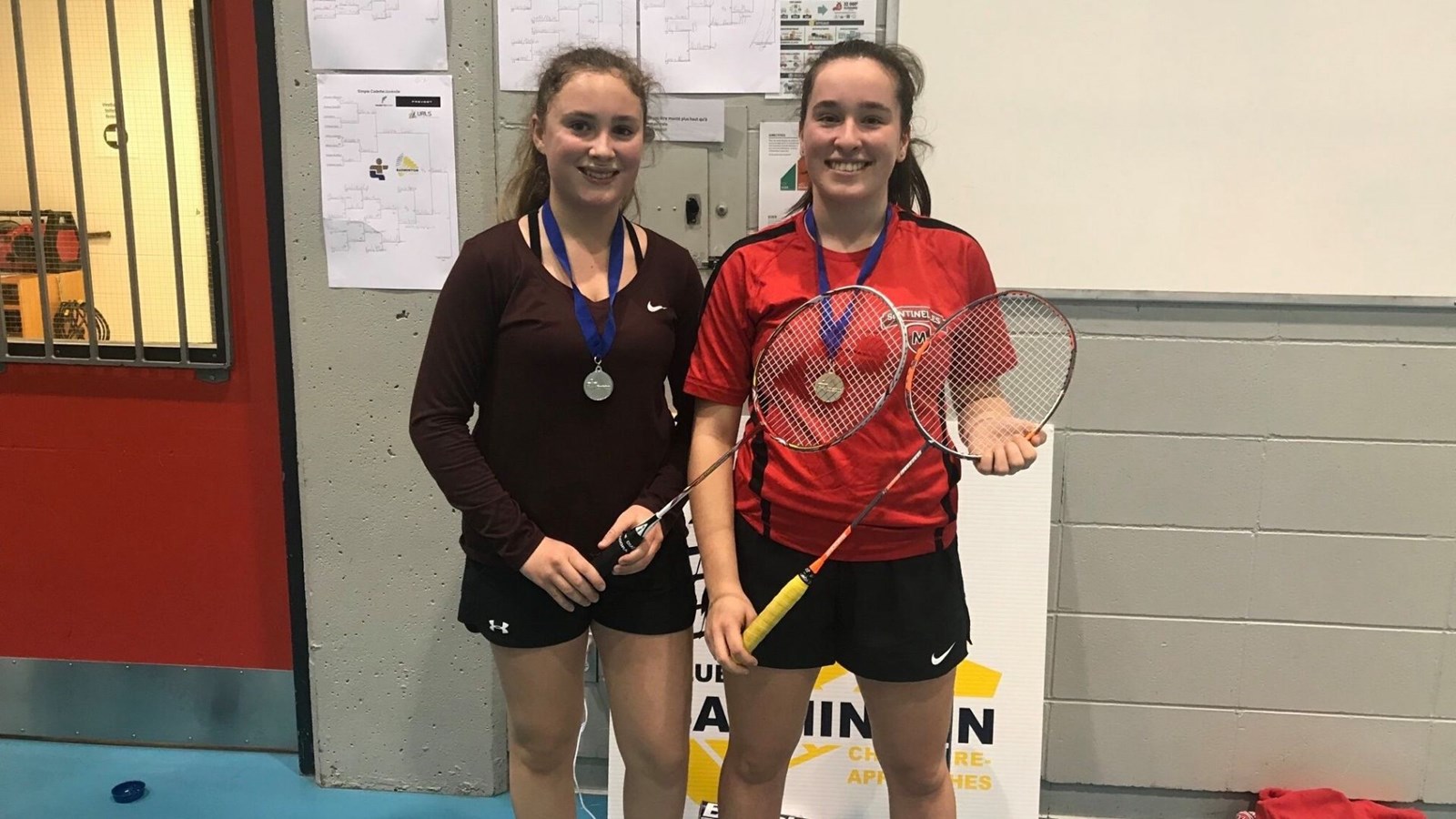 Mélodie Morin (à gauche) est repartie avec la médaille d'argent. 