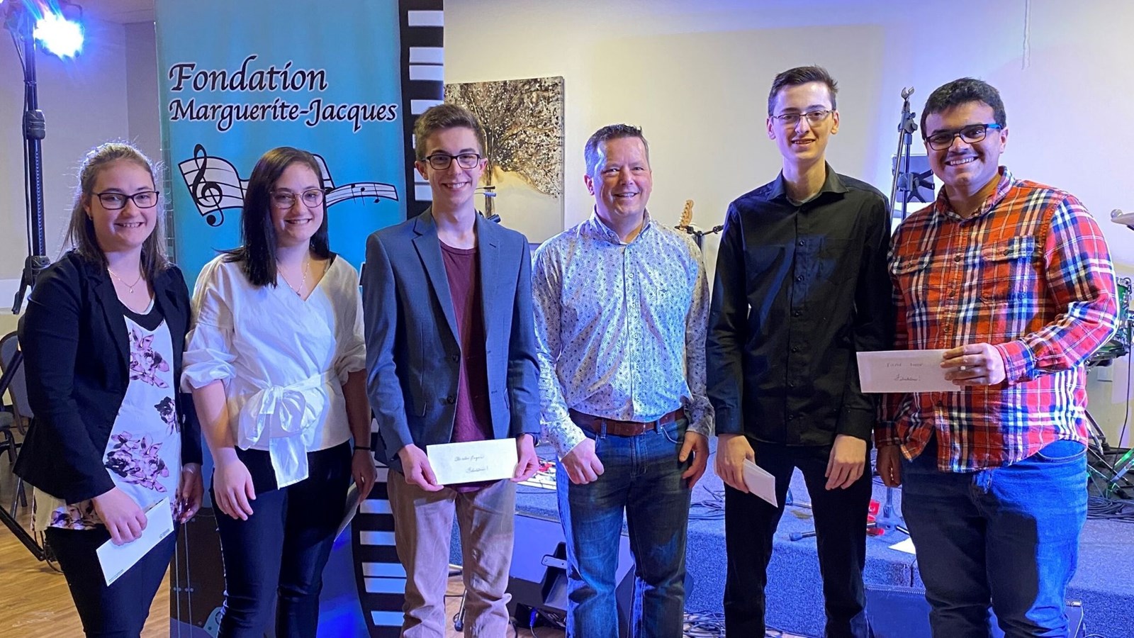 Roxane Lessard, Maryane Lessard, Nicolas Gagnon, Jérémie Boutin, Victor Doyon et André Lambert.