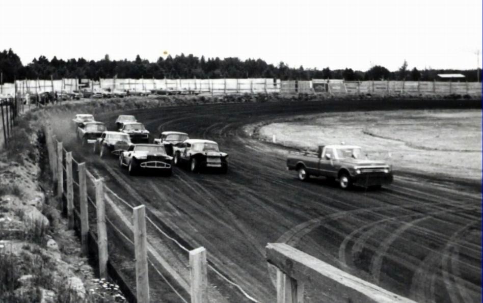 Normand De Lessard présente des souvenirs du Mécanodrome