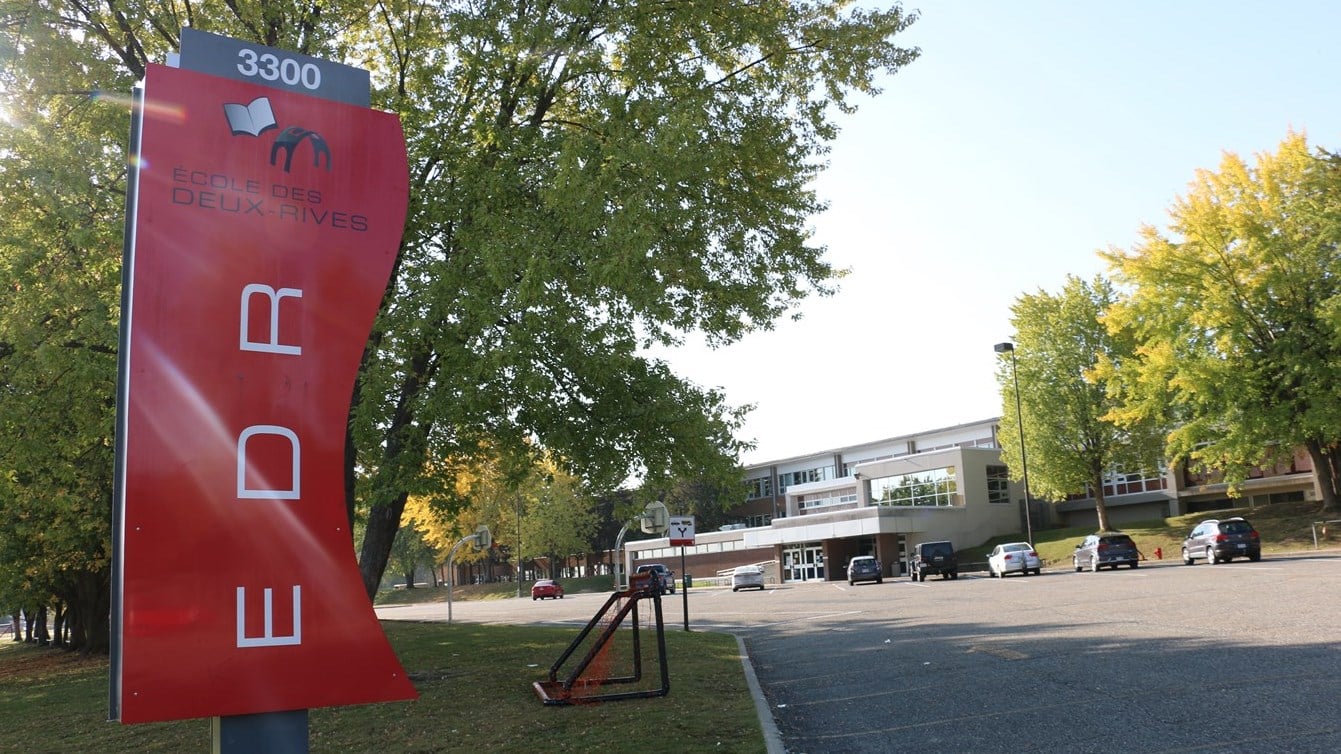COVID-19 : dépistage de masse pour le primaire de l'école des Deux-Rives de Saint-Georges