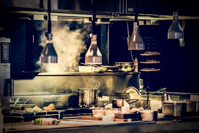 Comment nettoyer la sortie de ventilation d’une cuisine ?